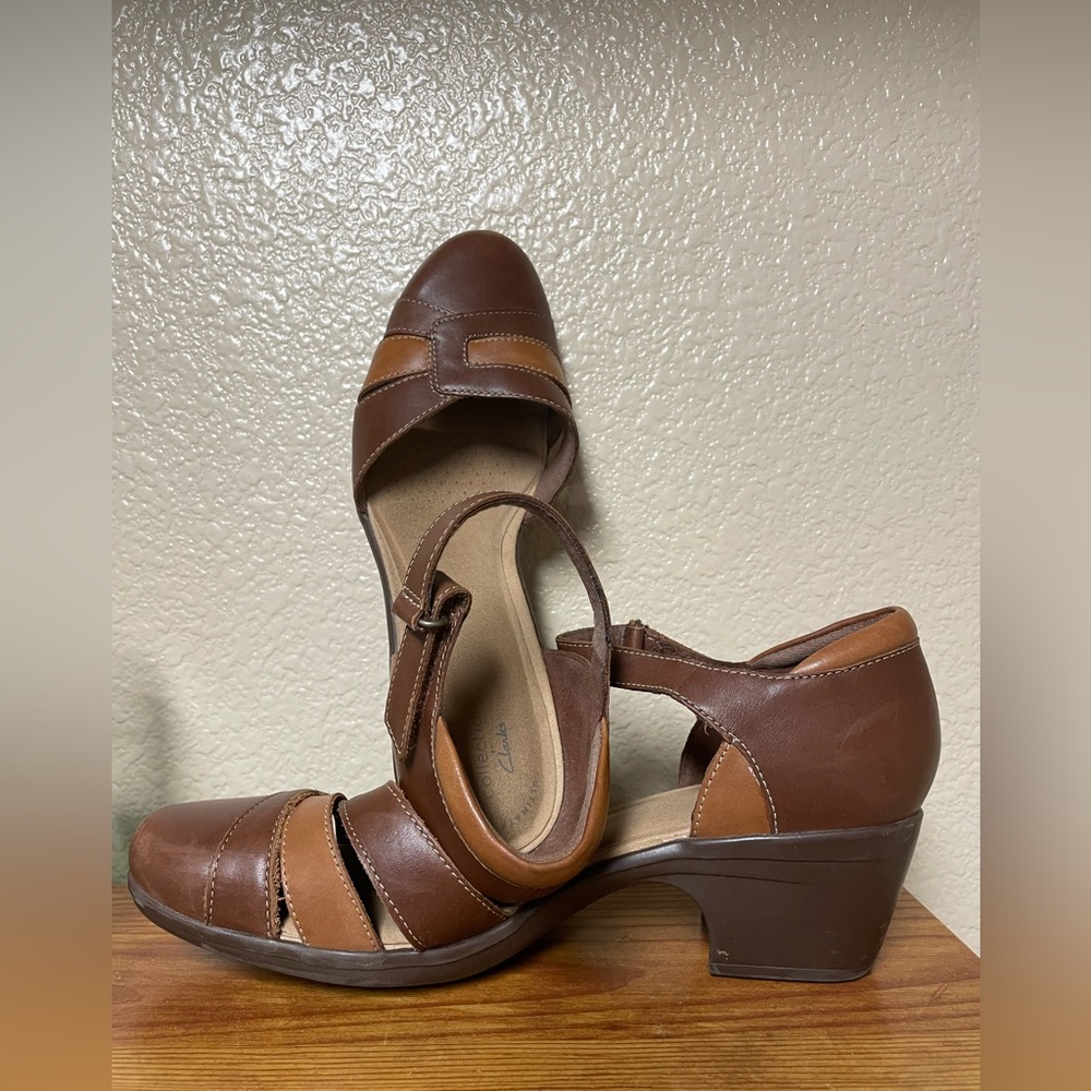 Clarks Emily Daisy Leather Velcro Ankle Strap Pumps W… Gem